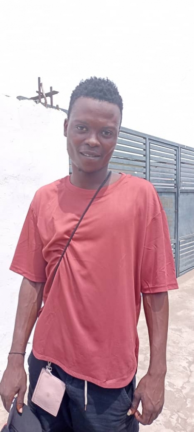 Alonzo wins La Farmacia Snooker Competition