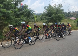 Cycling Attracts Big Crowd At 13th African Games