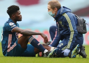 Thomas Partey injured again in Arsenal&rsquo;s defeat to Aston Villa