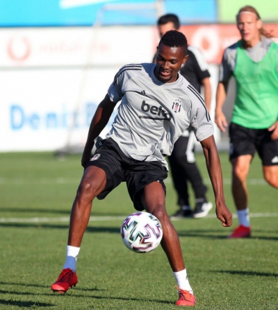 Bernard Mensah quits Black Stars