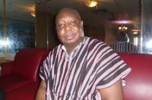 Emmanuel Quaye advises amateur boxers