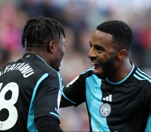 Abdul Fatawu Issahaku scores in Leicester City win over Swansea City