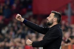 Ruud van Nistelrooy leaves PSV Eindhoven with immediate effect