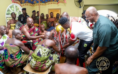 MTN FA Cup champions Asante Kotoko present trophy to Asantehene