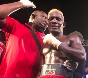 &lsquo;One Bullet&rsquo; Ansah Stops &lsquo;One Time&rsquo; Quaye To Retain National Lightweight Title