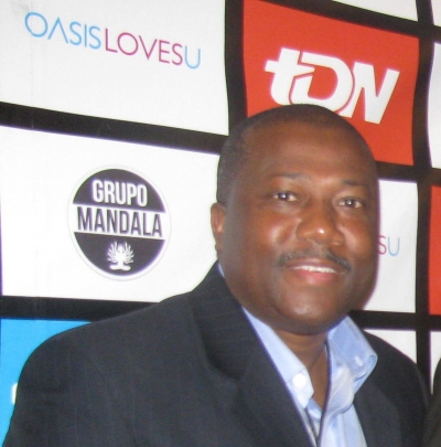 Jacob Zwennes congratulates Allotey and Gorsh