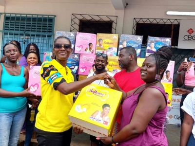 ‘Sleek N Suave GH donates 20 boxes of sanitary pads to Pantang Hospital