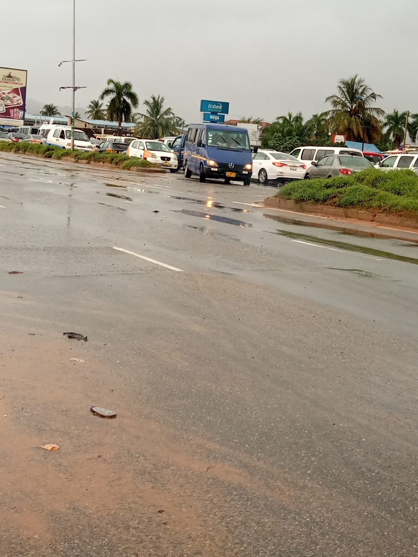 EARLY MORNING DOWNPOUR BLOCKS KASOA ROAD.