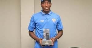 Benjamin Afutu signs new 3-year contract with Accra Hearts of Oak
