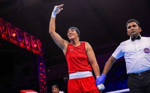 Moroccan boxer Khadija Mardi, becomes the first Arab and African female heavyweight world champion