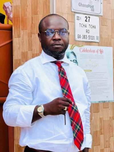 Proprietor of Prince de Henry Educational Complex offers scholarship to son of Bahubali