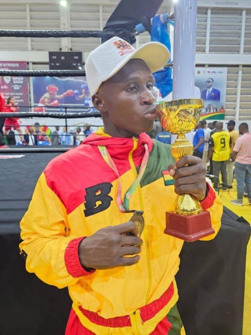 Desmond Pappoe Receives Boxing Ghana Best Amateur Boxer Of The Year 2025 Award