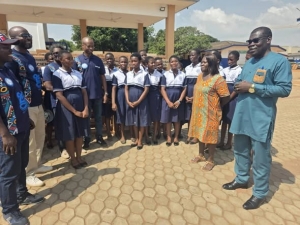 Science 1 LOSA 2000 presents Mono Desks to Labone SHS