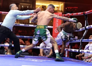 Seunzy Wahab misses WBC Silver title as he loses in round one to Englishman Mark Chamberlain